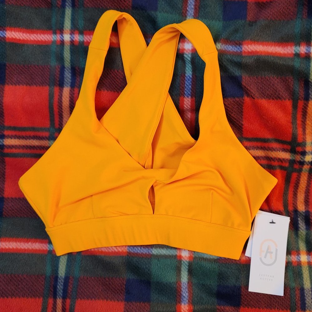 JustFab Active Twist Front Sports Bra
